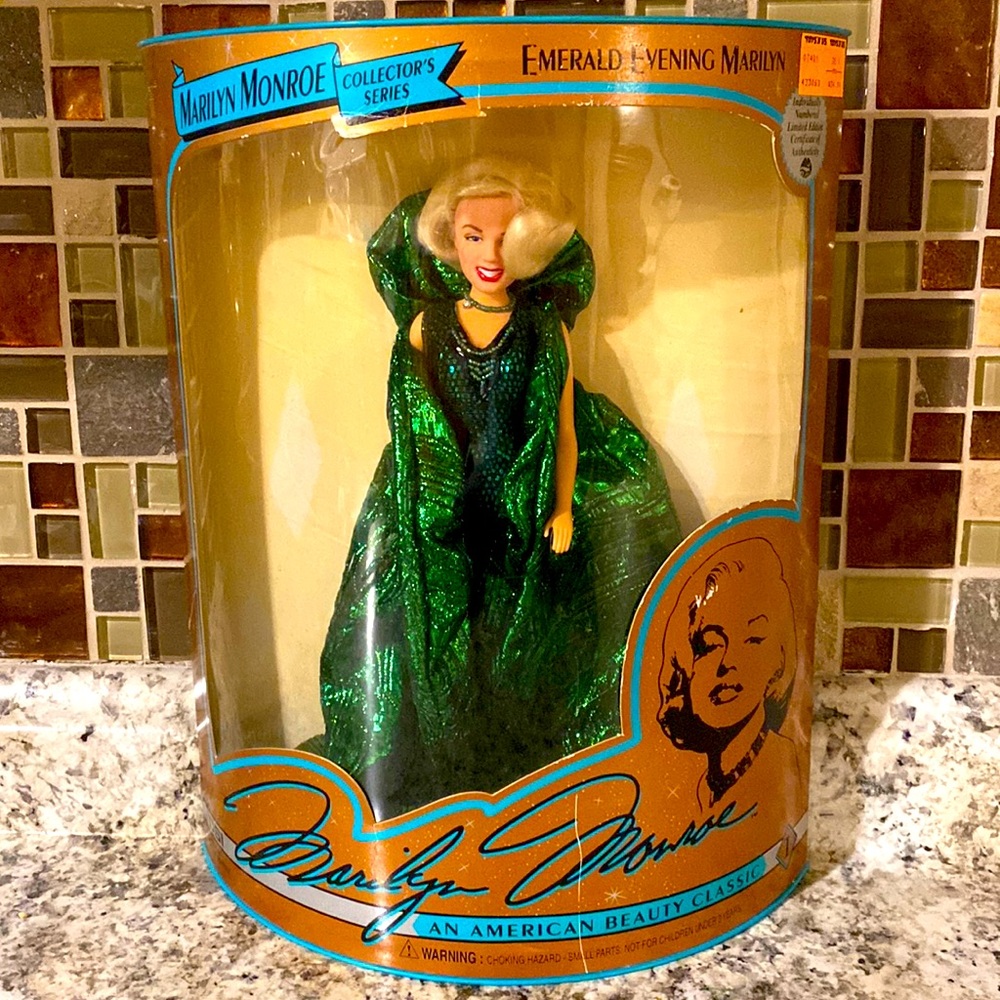 Vintage Marilyn Monroe Collector’s Series Emerald Evening Marilyn